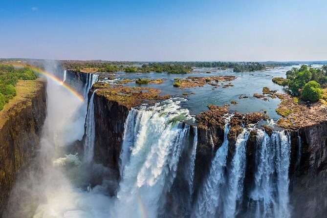 7 Day Highlights Of Botswana Overland Tour – ACCOMODATED (midrange) - Lodge comfort vs real wilderness: midrange in practice