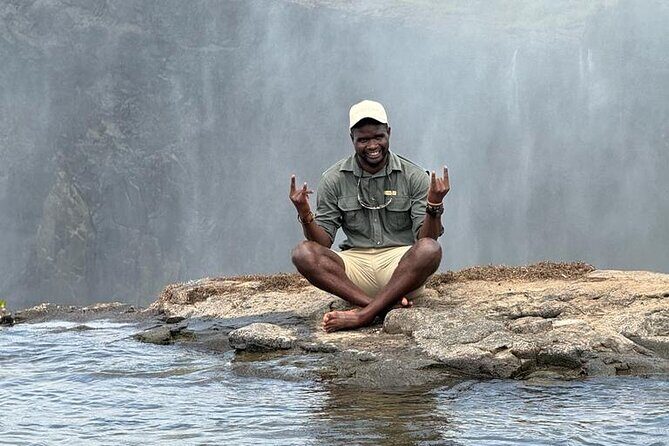 Cataract Island Pools - First stop: pickup and the short Zambezi channel crossing