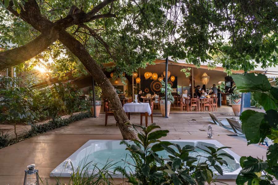 From Livingstone: Day Trip to Victoria Falls, Zimbabwe - Price and value: what you’re paying for (and what you’re not)