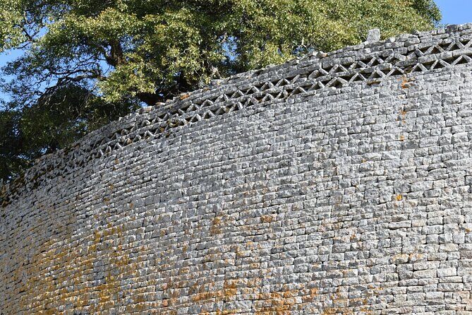 Great Zimbabwe - Mbira music at the cultural village: the living thread