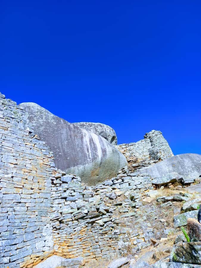Great Zimbabwe: The World's View Historical Site !! - Great Enclosure and the Conical Tower: A Trading Empire Written in Granite