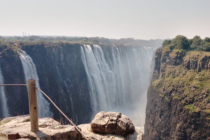 Guided Tour of the Falls - Market stop: useful shopping time without derailing the day