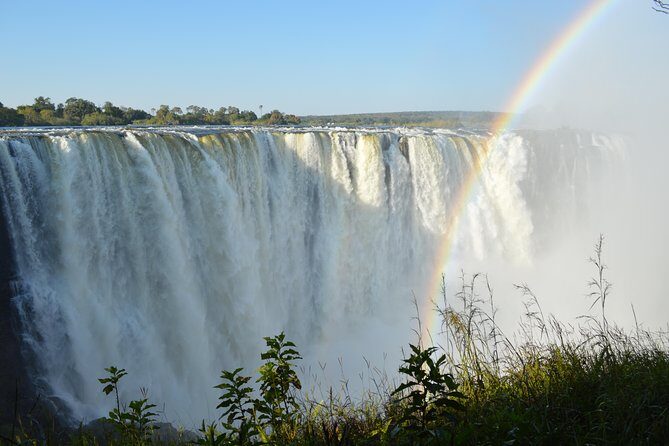 Guided Tour of the Majestic Victoria Falls - Zimbabwe-side sweep: 16 viewing points and the falls in one stretch