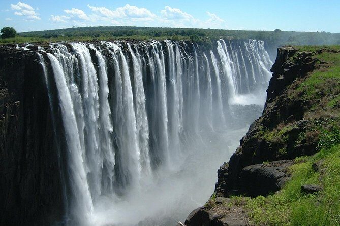Guided Tour of the Majestic Victoria Falls - Timing it right: a 3 to 4 hour plan that fits your day
