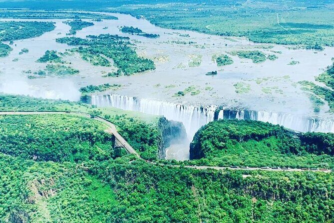 Guided Tour Of The Majestic Victoria Falls/Sunrise Tour - Big Tree visit: a quick detour that breaks up the day