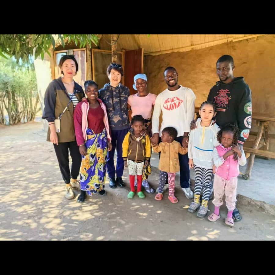 Livingstone: Amazing Traditional Village Tour - Coffee and tea: a small pause that makes the conversation better