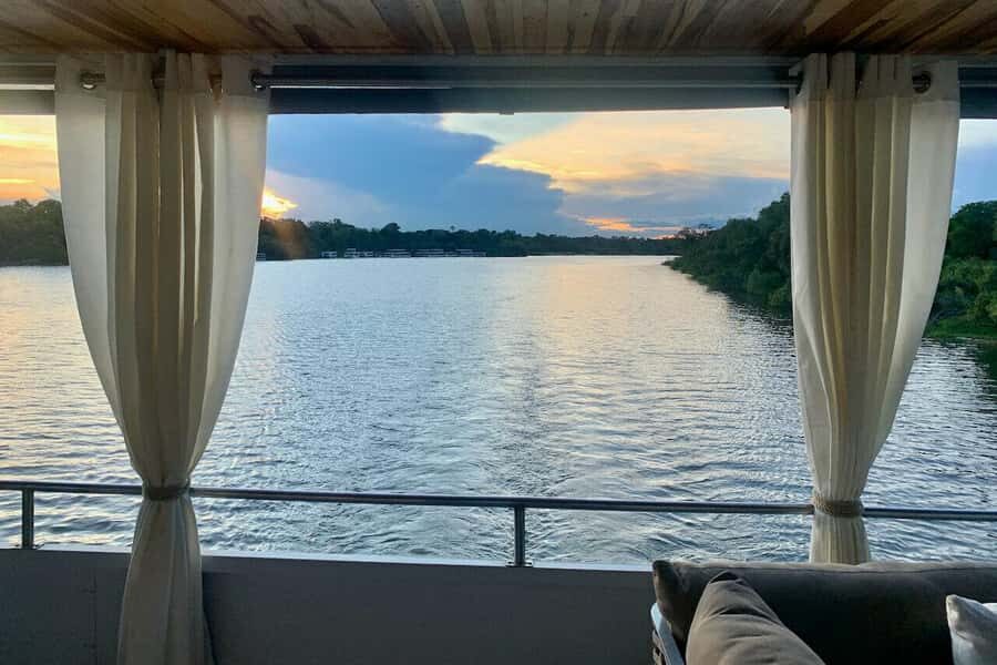 Luxury Cruise : Sunset Boat Cruise on The Zambezi Explorer - Photography Tips for Zambezi Sunset Deck Time