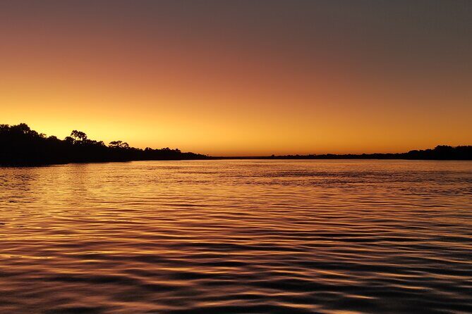 Luxury Sunset River Cruise on the Zambezi - The park area connection: Mosi-oa-Tunya / Victoria Falls National Park
