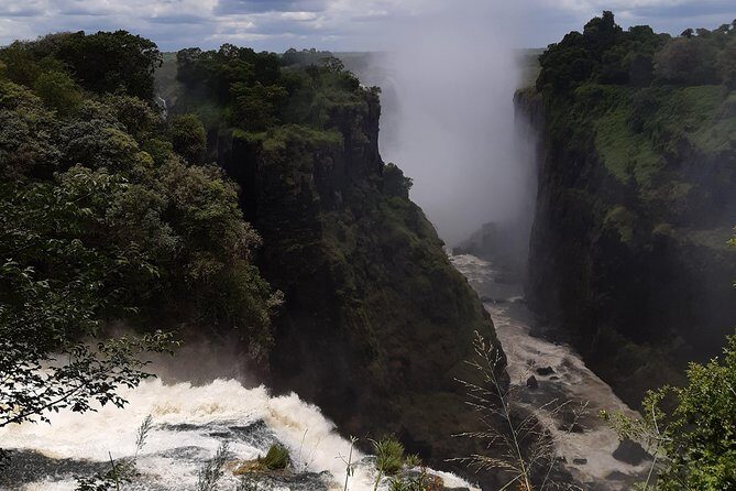 Private Guided Tour of the Falls with Pickup - Rainy-Season Reality: Plan for The Smoke That Thunders
