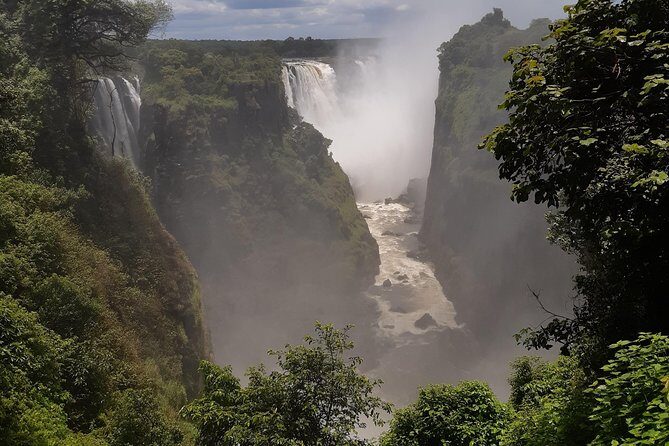 Private Guided Tour of the Falls with Pickup - Guide Quality and the Private-Group Advantage