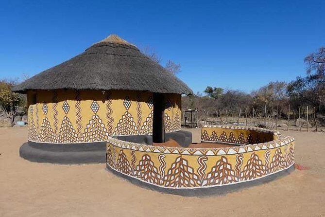 Silunguzi Matopos Village & Rock Paintings Visit ! - Silunguzi Village: your visit with Mr. Dube