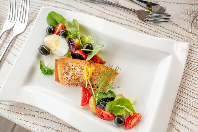 The Lookout Café Lunch In Victoria Falls - Should you book the Lookout Café lunch in Victoria Falls?