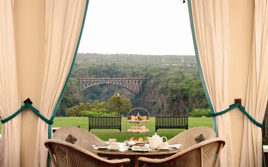 Victoria Falls: Cultural Tour with High Tea - The spray and viewpoints: how to get photos without losing the moment