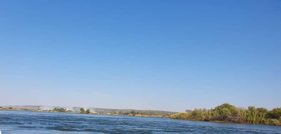 Victoria Falls Day Tour from Kasane/Chobe NP with Lunch - The guided walk to 16 viewpoints: why a local guide matters