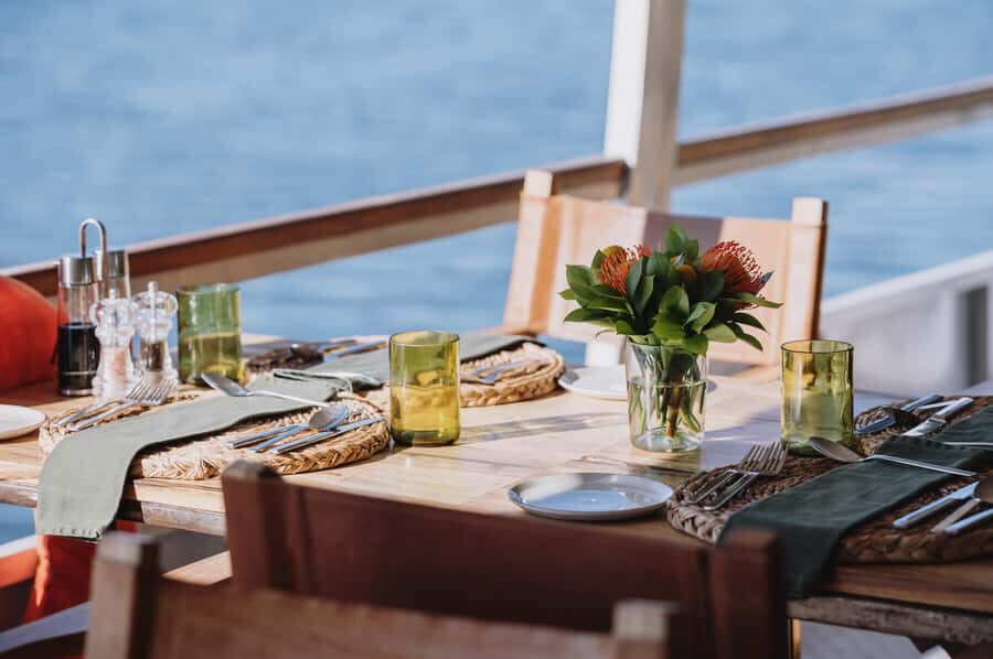 Victoria Falls: Dinner Cruise on the Zambezi River - From Pure Africa Waterfront to Zambezi Breeze: how the evening flows