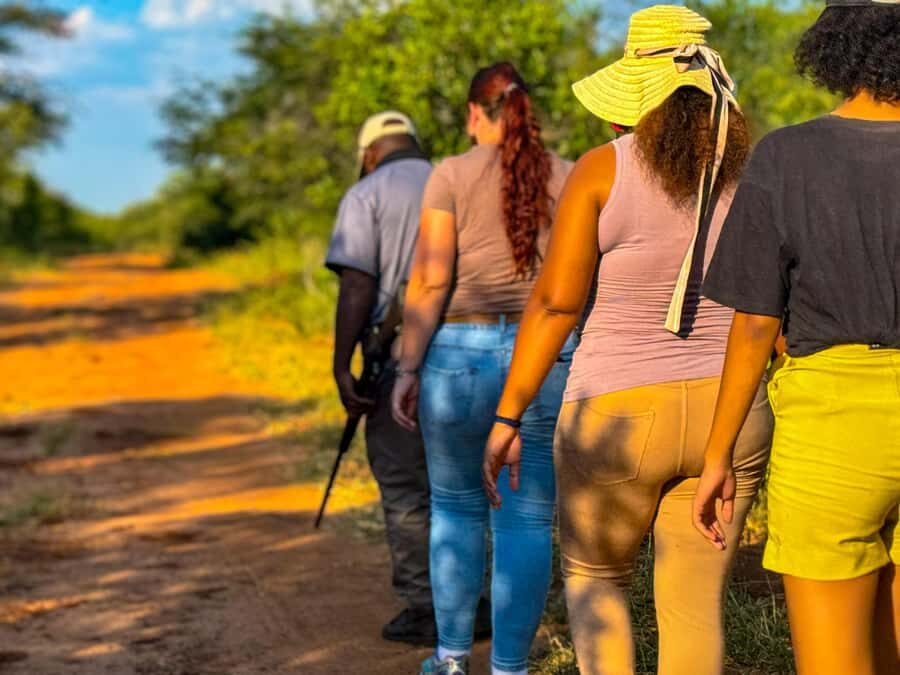 Victoria Falls: Game Walk in the Zambezi National Park - What the guide teaches you: how “tracks” turn into understanding