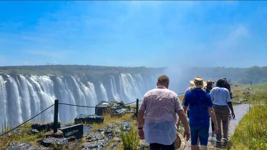 Victoria Falls: Guided Tour of the Victoria Falls - How the Tour Uses Time (and How You Can Use It, Too)