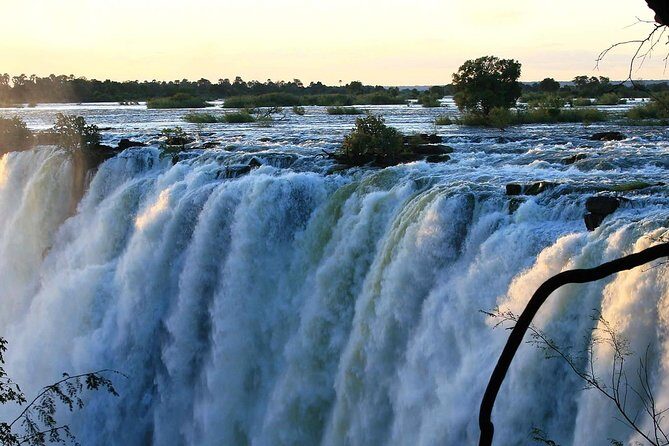 Victoria Falls Guided Tour with Hotel Pickup - Touring the 16 viewing points: how to see more without getting frazzled