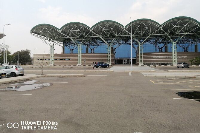 Victoria Falls International Airport Transfers - Timing in Victoria Falls: about 20 minutes to town hotels