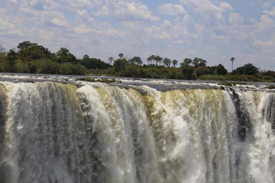 Victoria Falls: Private Guided Tour of the Waterfalls - Why Victoria Falls works best on a guided walk