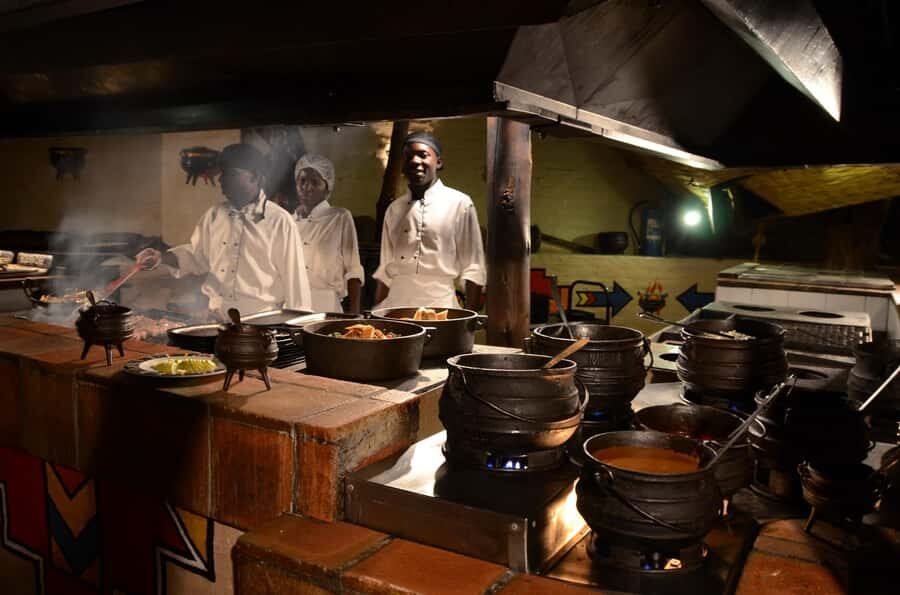 Victoria Falls: The Boma Dinner and Drum Show - Timing and pickup on the Zimbabwe side of Victoria Falls