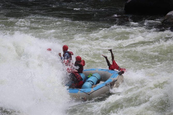 White Water Rafting in Zimbabwe - Lunch at the top: a real break, not just a snack