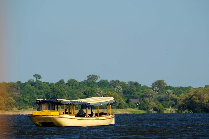 Zambezi River Sunset Cruise, from Victoria Falls, Zimbabwe - The food and open bar: how it changes your budget