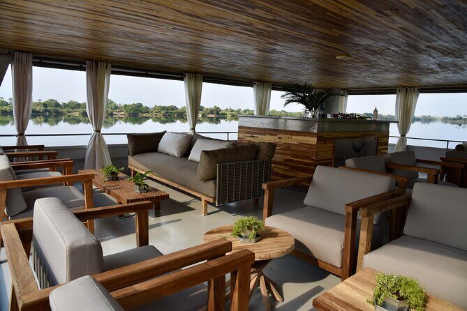 Zambezi River Sunset Cruise Plus Potjie Dinner Experience (Combo) - Weather and wildlife: what can change, and how to handle it