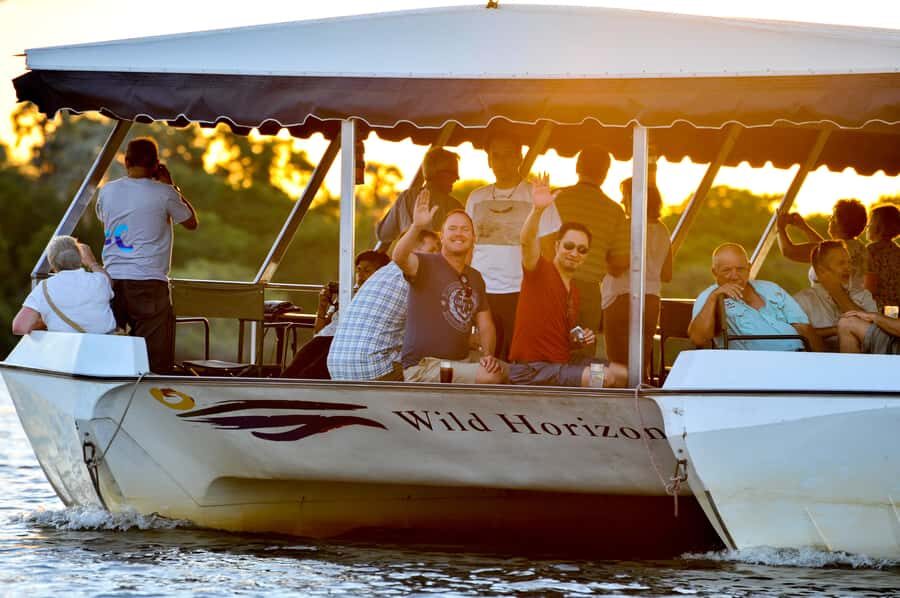 Zimbabwe: Sundowner Cruise (Standard) Zambezi River - Timing: summer vs winter departures from Victoria Falls